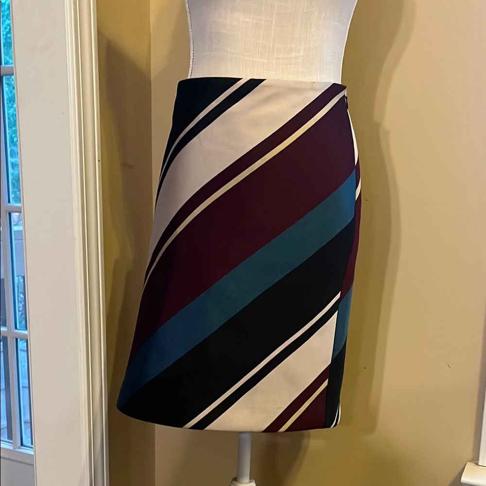 Ann Taylor Burgundy and Blue Pencil Skirt, Size 10